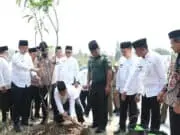 Penghijauan dan Kurangi Polusi Udara, Camat Benda: Ajak Warganya Tanam Pohon