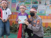 Peduli Budaya Literasi, Polisi Distribusi Buku Bacaan di Karawaci Tangerang Peduli Budaya Literasi, Polisi Distribusi Buku Bacaan di Karawaci Tangerang