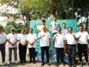 Bupati Tangerang Ahmed Zaki Iskandar menghadiri kejuaraan renang Kejati Cup , Foto. (Istimewa)