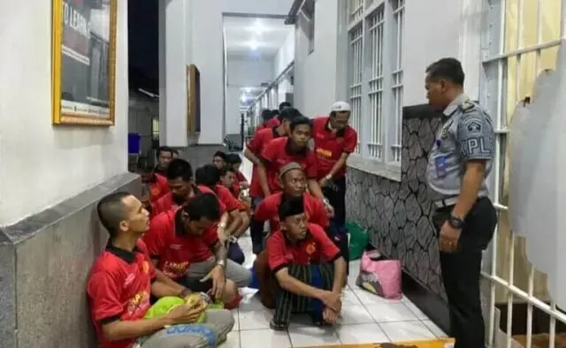Lapas Pemuda Kelas IIA Tangerang Pindahkan 30 Orang Narapidana ke Lapas Lain di Daerah Banten Proses pemindahan dilakukan sesuai SOP 30 orang narapidana tersebut di pindahkan ke Lapas Kelas I Tangerang. Foto. (Istimewa)