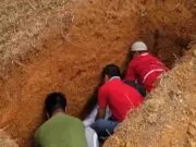 Studi Kasus Meninjau Penguburan dalam Agama Islam Studi Kasus Meninjau Penguburan dalam Agama Islam