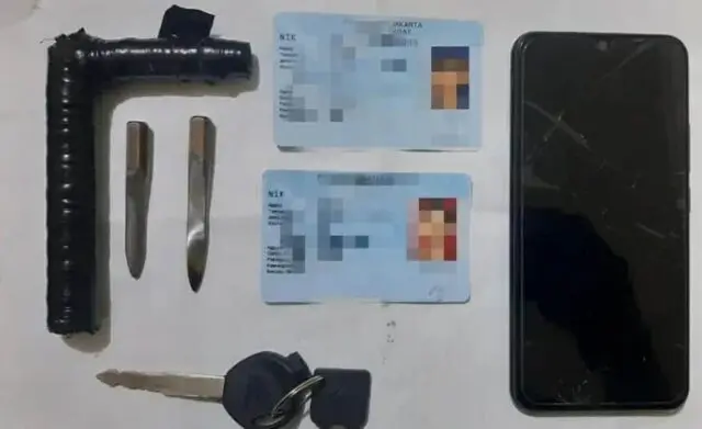 Panik Aksinya Dipergoki Warga dan Polisi, Dua Pelaku Curanmor di Cipondoh Dibekuk Panik Aksinya Dipergoki Warga dan Polisi, Dua Pelaku Curanmor di Cipondoh Dibekuk