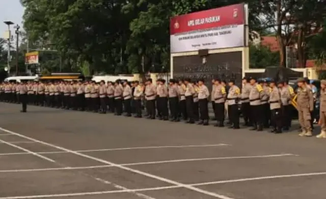 Polres Metro Tangerang Kota Kerahkan 645 Personel Kawal Pilkades di 4 Desa Polres Metro Tangerang Kota Kerahkan 645 Personel Kawal Pilkades di 4 Desa