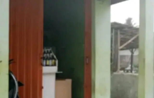 LSM Inakor Minta APH Tindak Tegas Peredaran Minuman Jenis CIU di Kabupaten Tangerang Warung jamu yang berjualan minuman jenis CIU berlokasi di Desa Kaliasin Kecamatan Sukamulya Kabupaten Tangerang.Foto (Istimewa)