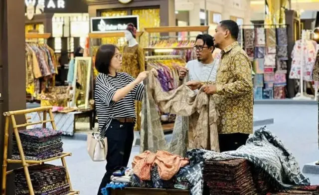 Wow! Kreativitas UMKM Hadir di Local Creative Weeks Summarecon Mall Serpong Wow! Kreativitas UMKM Hadir di Local Creative Weeks Summarecon Mall Serpong