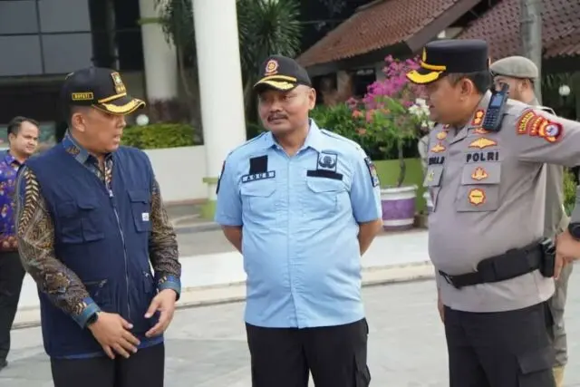 Satpol PP Kabupaten Tangerang Siap Jaga 74 TPS di 18 Pilkades Satpol PP) Kabupaten Tangerang, Agus Suryana, menurunkan sebanyak 1.344 personel untuk pengamanan pada pemilihan kepala desa, Foto. (Istimewa)
