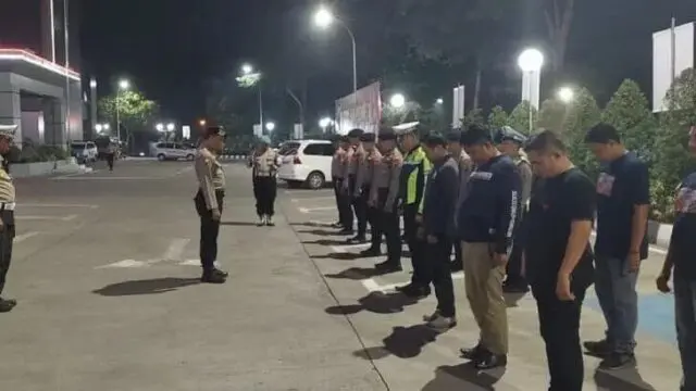 Sat Intelkam Polresta Tangerang Laksanakan Apel Malam Piket Fungsi Anggota Sat Intelkam Polresta Tangerang melaksanakan Apel Malam piket Fungsi di Halaman Mapolresta Tangerang, Foto. (Istimewa)