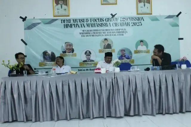 Ditengah FGD Himacida, Kabag Kemahasiswaan STISIP Banten Raya Sosialisasikan Program Kampus Ditengah FGD Himacida, Kabag Kemahasiswaan STISIP Banten Raya Sosialisasikan Program Kampus