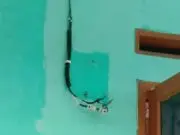 Kontrakan yang berisi 5 Pintu akan tetapi kwh meter tidak ada dan di duga mencuri aliran listrik, Foto. (Istimewa)