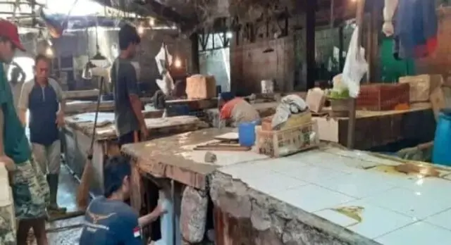 Diduga Pungutan Liar di Pasar Lama Kuta Bumi Masih Marak Berjalan Perusahaan Umum Daerah Pasar Niaga Kerta Raharja Kabupaten Tangerang dengan sah menutup Pasar Lama Kuta Bumi pada 25 Agustus 2023. Foto kegiatan di pasar lama, Foto. (Istimewa)