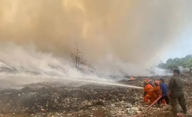 BNPB Siapkan Helikopter 'WaterBombing' Atasi Kebakaran TPA Rawa Kucing BNPB Siapkan Helikopter 'WaterBombing' Atasi Kebakaran TPA Rawa Kucing