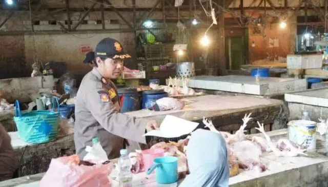 Pemkab Tangerang Layangkan Surat Teguran ke Pedagang Pasar Kutabumi agar Tempati TPPS Pemkab Tangerang Layangkan Surat Teguran ke Pedagang Pasar Kutabumi agar Tempati TPPS