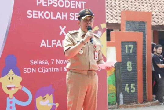 Pj Bupati Tangerang Apresiasi Sosialisasi Hidup Bersih dan Sehat dari Alfamart dan PT Unilever Penjabat (Pj) Bupati Tangerang Andi Ony menyambut baik dan mengapresiasi Sosialisasi Hidup Sehat oleh Alfamart dan PT Unilever, Foto. (Istimewa)