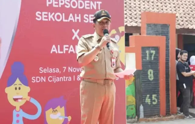 Pj Bupati Tangerang Apresiasi Sosialisasi Hidup Bersih dan Sehat dari Alfamart dan PT Unilever Penjabat (Pj) Bupati Tangerang Andi Ony menyambut baik dan mengapresiasi Sosialisasi Hidup Sehat oleh Alfamart dan PT Unilever, Foto. (Istimewa)