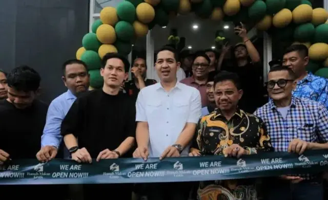 Mah Makan Gratis? YouTubers Kota Tangerang Sediakan 400 Porsi Setiap Hari Disini Mah Makan Gratis? YouTubers Kota Tangerang Sediakan 400 Porsi Setiap Hari Disini