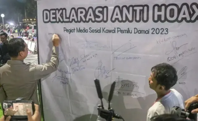 Tanpa Hoax, Kapolres Ajak Pegiat Media Sosial Kawal Pemilu Damai 2024 di Kota Tangerang Tanpa Hoax, Kapolres Ajak Pegiat Media Sosial Kawal Pemilu Damai 2024 di Kota Tangerang