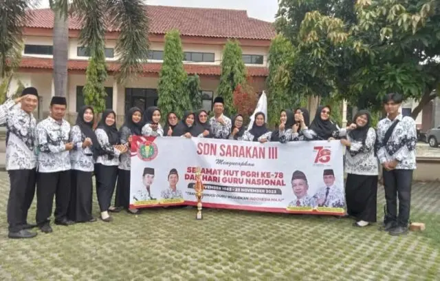 SDN III dan V Sepatan Hadiri Upacara Hari Guru Nasional dan HUT PGRI yang ke-78 Engkur Kurnia, S.Pd SDN III dan V Sepatan Hadiri Upacara Hari Guru Nasional dan HUT PGRI yang ke-78 , Foto. (Istimewa)