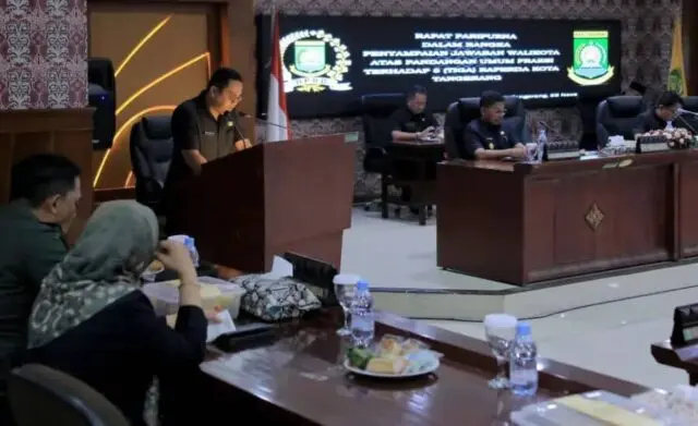 Paripurna DPRD Kota Tangerang, Ini Jawaban Wali Kota Soal Tiga Raperda Paripurna DPRD Kota Tangerang, Ini Jawaban Wali Kota Soal Tiga Raperda