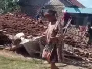 Miris! Rumah Nenek Asmani Warga Rajeg Tangerang Ambruk di Terjang Angin, Kemana Pemeritah Sebuah rumah milik asmani warga kampung cipaniis Rt 13/04 desa ranca bango kecamatan rajeg kabupaten tangerang ambruk setelah diterjang angin kencang, Photo: (Istimewa)