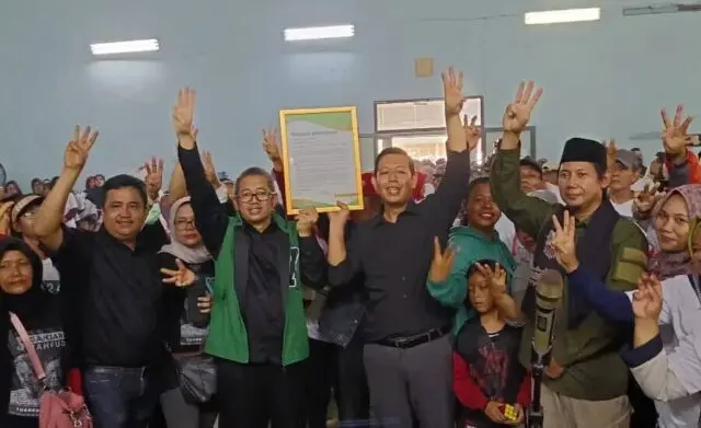 Bergema Deklarasi Dukung Ganjar-Mahfud Menang di Provinsi Banten Bergema Deklarasi Dukung Ganjar-Mahfud Menang di Provinsi Banten