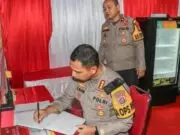 Perayaan Natal 2023, Kapolres Tangerang Kota Cek Pengamanan di Gereja-Gereja Perayaan Natal 2023, Kapolres Tangerang Kota Cek Pengamanan di Gereja-Gereja