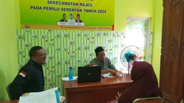 Meski Pendaftaran Diperpanjang, Banyak TPS Masih Belum Punya Pengawas Seorang pelamar pengawas TPS sedang mengikuti tes wawancara. -Foto: Dokumentasi Panwaslu Kecamatan Rajeg