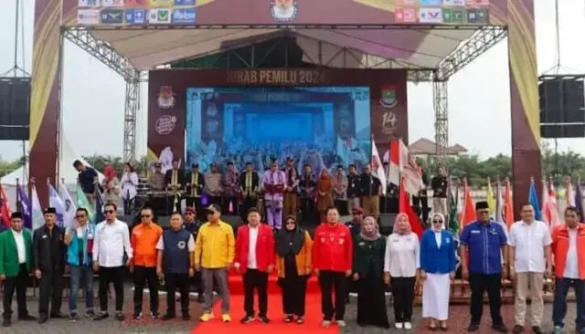 KPU Kabupaten Tangerang Gelar Kirab, Ini Jadwal dan Lokasi Kampanye Minggu 21-01-2024,13:54 WIB KPU Kabupaten Tangerang saat menggelar kirab Pemilu 2024, di Alun-alun Tigaraksa, Kabupaten Tangerang, Minggu (5/11/2023).-Foto: KPU Kabupaten Tangerang