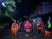 Akibat Hujan Deras, Pilar Tinjau Warga Terdampak Banjir dan Berikan Bantuan Akibat Hujan Deras, Pilar Tinjau Warga Terdampak Banjir dan Berikan Bantuan