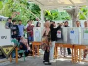 WNI Yang Sudah Punya Hak Pilih dalam Pemilu, KTP Hilang Tetap Bisa Nyoblos Saat Pemilu 2024 Pemungutan suara di TPS simulasi di Halaman Kantor Kecamatan Mauk, Kabupaten Tangerang,Foto.(Istimewa)