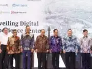 Pj Bupati Tangerang Dampingi Menkominfo Resmikan Digital Experience Center Sinarmas Land Pj Bupati Tangerang Andi Ony mendampingi Menkominfo pada peresmian Digital Experience Center (DXC) Sinarmas Land, Foto. (Istimewa)
