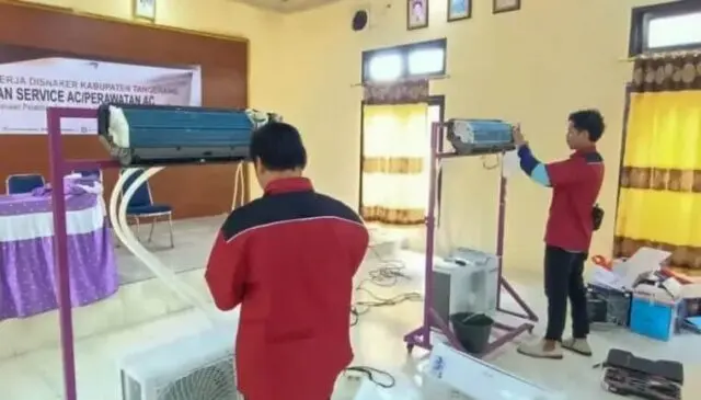 Disnaker Buka Pendaftaran Pelatihan Berbasis Masyarakat di 5 Kecamatan para pencari kerja dalam pelatihan ini yaitu Pemeliharaan Air Conditioner (AC), Foto. (Istimewa)