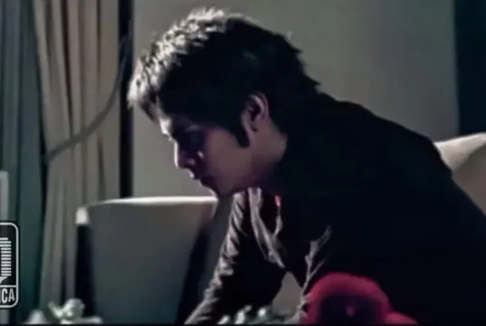 Lirik Lagu Cinta Ini Membunuhku - D'masiv (Kau Hancurkan Aku Dengan Sikapmu)