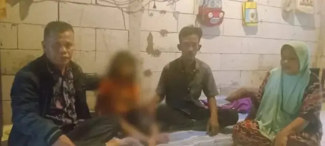Anak Jatuh Pendarahan Datangi Puskesmas Kecamatan Kemiri,Oknum Bidan Curigai Adanya Pelecehan Seksual. pasangan suami istri yang tinggal di desa Rancalabuh Kecamatan Kemiri Kabupaten Tangerang, Foto. (Istimewa)