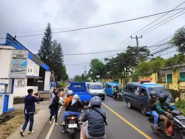 Gerakan Banten Raya Pelopori Berbagi Takjil dan Sosialisasi Kampus di Bulan Ramadhan Gerakan Banten Raya Pelopori Berbagi Takjil dan Sosialisasi Kampus di Bulan Ramadhan