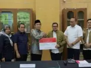 Bersama Kemensos, BNPB dan DPR RI, Pilar Serahkan Bantuan Sosial untuk Masyarakat Bersama Kemensos, BNPB dan DPR RI, Pilar Serahkan Bantuan Sosial untuk Masyarakat