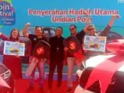 Menang Undian Poin Festival 2023, Ibu Rumah Tangga Bawa Pulang Mobil Mewah BMW Menang Undian Poin Festival 2023, Ibu Rumah Tangga Bawa Pulang Mobil Mewah BMW