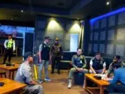 Satpol PP Kabupaten Tangerang Patroli ke Tempat Hiburan Malam yang Buka Saat Ramadhan Satuan Polisi Pamong Praja (Satpol PP) Kabupaten Tangerang melakukan patroli ke sejumlah Tempat Hiburan Malam, Foto. (Istimewa)