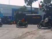 Pedagang Pasar Kutabumi Akan Demo PLN UP3 Teluknaga, Mobil Water Cannon Disiagakan Polres Metro Tangerang Kota Pedagang Pasar Kutabumi Akan Demo PLN UP3 Teluknaga, Mobil Water Cannon Disiagakan Polres Metro Tangerang Kota