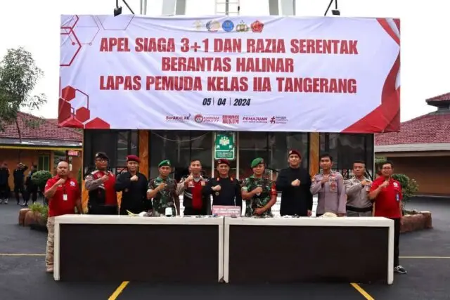 Gandeng BNN Polri dan TNI Lapas Pemuda Tangerang Gelar Razia Serentak Blok Hunian Warga Binaan Pemasyarakatan Gandeng BNN Polri dan TNI Lapas Pemuda Tangerang Gelar Razia Serentak Blok Hunian Warga Binaan Pemasyarakatan