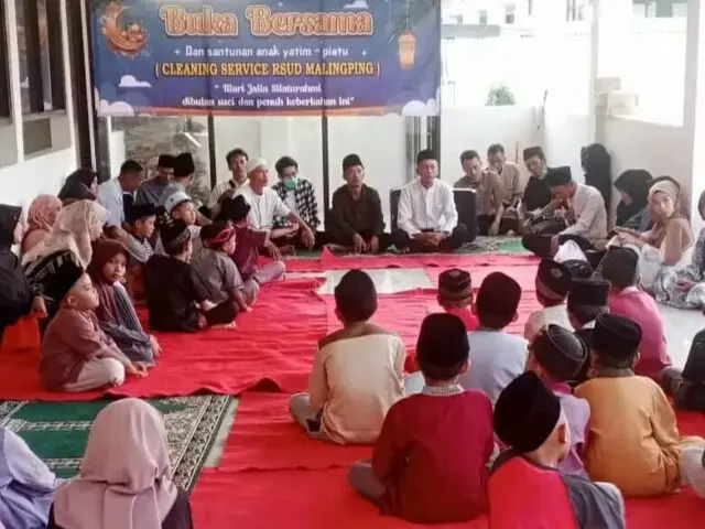 CS RSUD Malingping Berikan Santunan Yatim, Maknai Kebaikan di Bulan Ramadhan CS RSUD Malingping Berikan Santunan Yatim, Maknai Kebaikan di Bulan Ramadhan