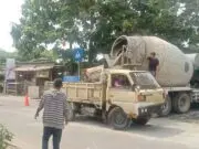 Parkir di Depan Pintu Gerbang Sekolah MAN 3 Negeri Mobil Beton Rusak Akses Jalan Masuk Parkir di Depan Pintu Gerbang Sekolah MAN 3 Negeri Mobil Beton Rusak Akses Jalan Masuk