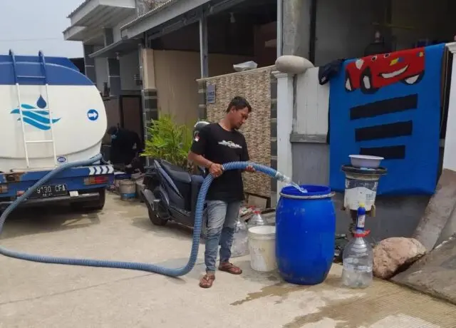 Respon Cepat, Perumdam TKR Kirim Bantuan Air Bersih Ke warga Terdampak Banjir Respon Cepat, Perumdam TKR Kirim Bantuan Air Bersih Ke warga Terdampak Banjir