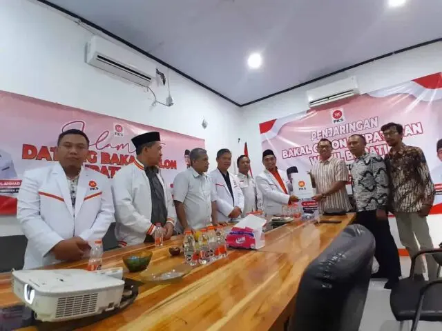 DPD PKS Lebak Terima Penyerahan Pendaftaran Balon Bupati Lebak 2024-2029 DPD PKS Lebak Terima Penyerahan Pendaftaran Balon Bupati Lebak 2024-2029