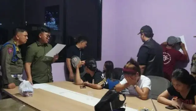 Wow! Kontrakan Jadi Tempat Prostitusi, Satpol PP Amankan Lima PSK Satuan Polisi Pamong Praja (Satpol PP) Kabupaten Tangerang mengamankan lima pekerja seks komersial (PSK) di sebuah kontrakan,, Foto. (Istimewa)