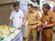 Dinas Pertanian dan Ketahanan Pangan Gelar Gerakan Pangan Murah untuk Tekan Inflasi dalam rangka Stabilisasi Pasokan dan Harga Pangan di halaman parkir perkantoran Gedung Usaha Daerah (GUD) Pemkab Tangerang, Foto. (Istimewa)