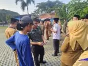 Camat Sepatan Periksa Ponsel Pegawai Se-Kecamatan Saat Apel Selesai Agar Tidak ada Jejak Aplikasi Judi Online