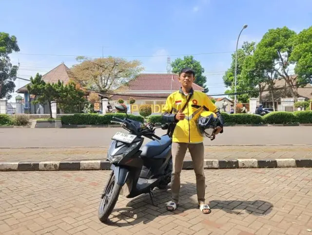 Tren Mahasiswa Bekerja Part Time, Sebagai Driver Ojek Online Belajar sambil Bekerja