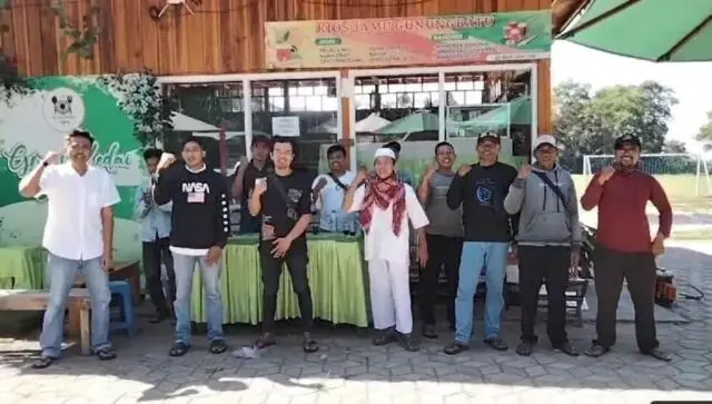 Barisan Muda Hasbi Cilograng Gagas Jum'at Bersih, Jaga Lingkungan Barisan Muda Hasbi Cilograng Gagas Jum'at Bersih, Jaga Lingkungan