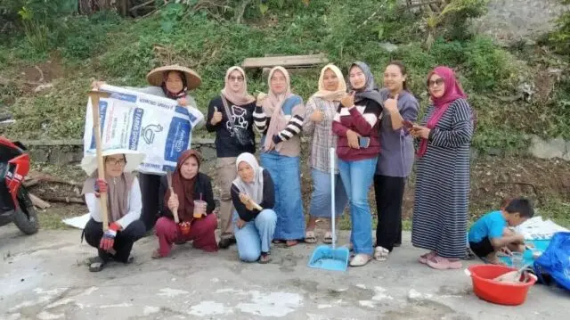 The Power Emak-Emak Cilograng Bersahaja Bergerak untuk Lingkungan The Power Emak-Emak Cilograng Bersahaja Bergerak untuk Lingkungan