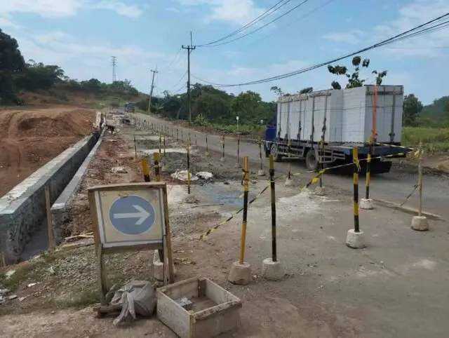 Warga Nilai Pekerjaan Preservasi Jalan Rangkasbitung-Cigeulung Lambat, Dibeberapa Titik Belum Dilaksanakan Warga Nilai Pekerjaan Preservasi Jalan Rangkasbitung-Cigeulung Lambat, Dibeberapa Titik Belum Dilaksanakan